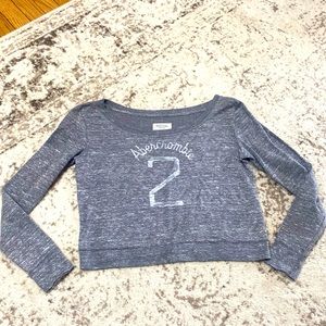 Abercrombie & Fitch crop pull over sweater size medium